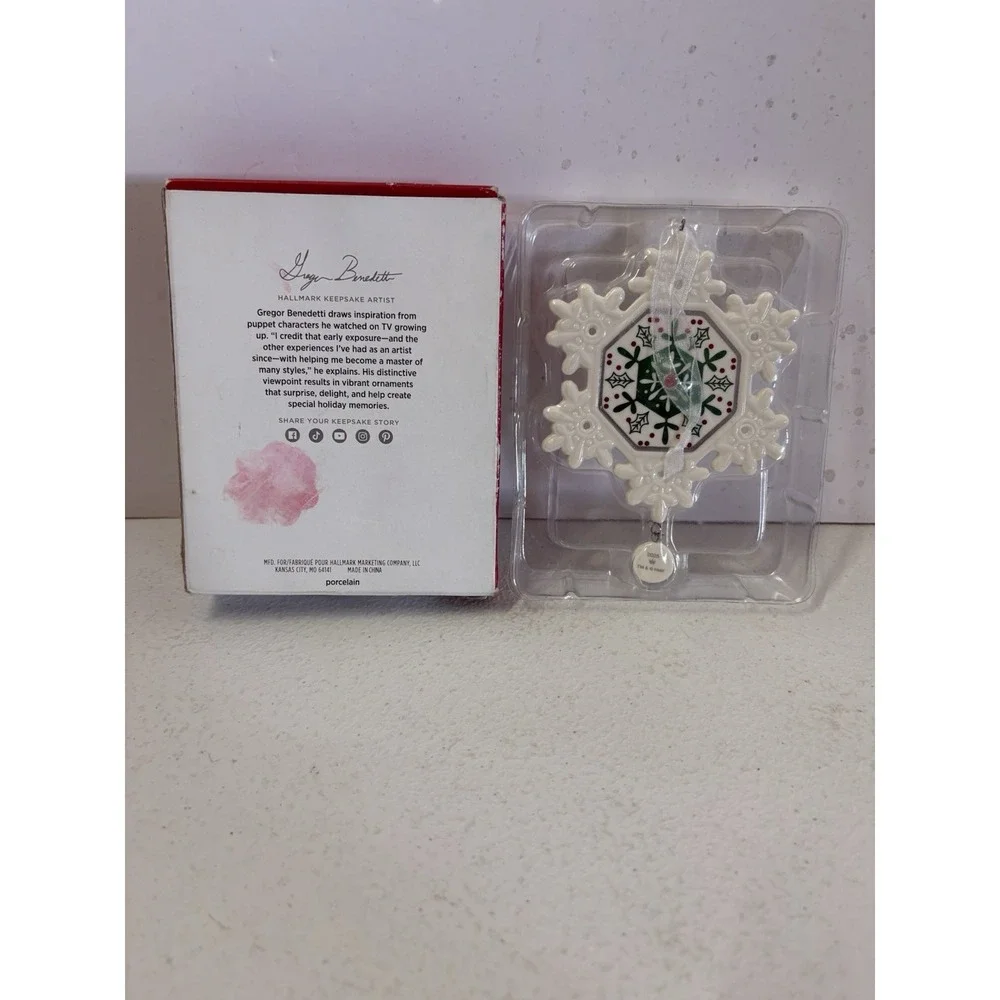 Hallmark Keepsake‎ 2025 Snowflake Christmas Tree Ornament Porcelain